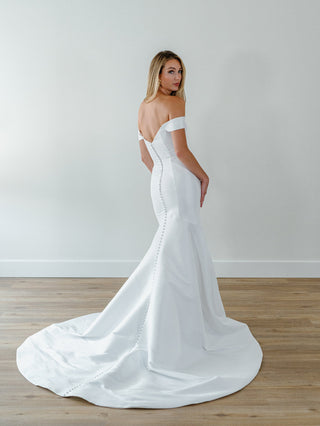 Loulou Gown-Sample Wedding Gowns-Watters-S-Rituals of Love-Vancouver Canada
