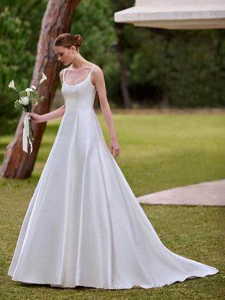 Allinia Gown-Wedding Gowns-Pronovias-Rituals of Love-Vancouver Canada