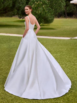 Allinia Gown-Wedding Gowns-Pronovias-Rituals of Love-Vancouver Canada