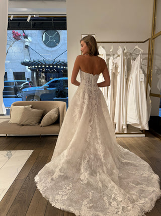 Dabri Gown-Sample Wedding Gowns-Pronovias-Rituals of Love-Vancouver Canada