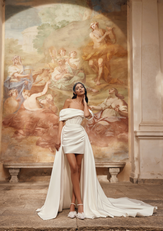 Shannon Train-Sample Wedding Gowns-Olya-Rituals of Love-Vancouver Canada