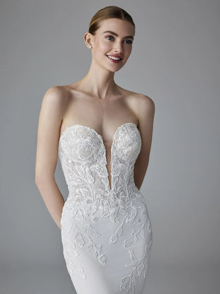 Judi Gown-Sample Wedding Gowns-Pronovias-Rituals of Love-Vancouver Canada