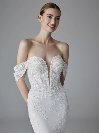 Judi Gown-Sample Wedding Gowns-Pronovias-Rituals of Love-Vancouver Canada