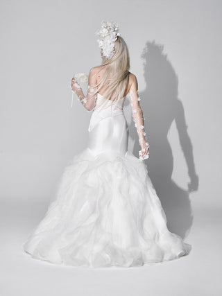 Waves Gown-Sample Wedding Gowns-Vera Wang-Rituals of Love-Vancouver Canada
