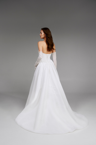 Alby Gown-Wedding Gowns-Pronovias-Rituals of Love-Vancouver Canada