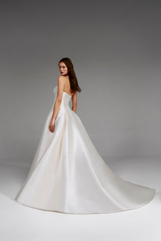 Jory Gown-Wedding Gowns-Pronovias-Rituals of Love-Vancouver Canada