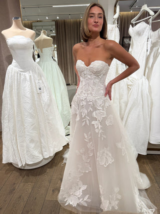 Delicate Gown-Wedding Gowns-Pronovias-Rituals of Love-Vancouver Canada