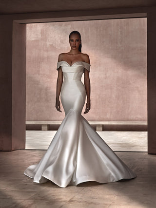 Avonia Gown-Sample Wedding Gowns-Pronovias-Rituals of Love-Vancouver Canada