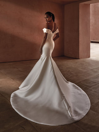 Avonia Gown-Sample Wedding Gowns-Pronovias-Rituals of Love-Vancouver Canada