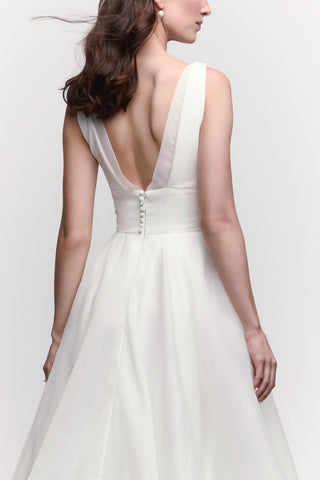 Begonia Gown-Sample Wedding Gowns-Watters-S-Rituals of Love-Vancouver Canada