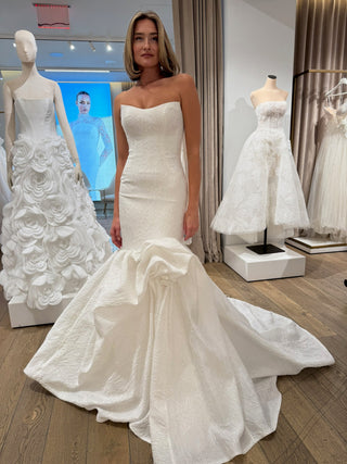 Beegold Gown-Wedding Gowns-Pronovias Privee-Rituals of Love-Vancouver Canada