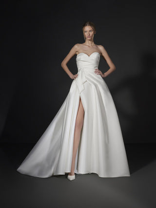 Jadeau Gown-Wedding Gowns-Vera Wang-Rituals of Love-Vancouver Canada