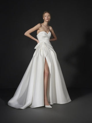 Jadeau Gown-Wedding Gowns-Vera Wang-Rituals of Love-Vancouver Canada