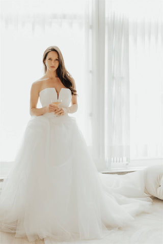 Isabelina Gown-Wedding Gowns-Vera Wang-Rituals of Love-Vancouver Canada