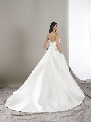 Keoni Gown-Wedding Gowns-Pronovias-Rituals of Love-Vancouver Canada