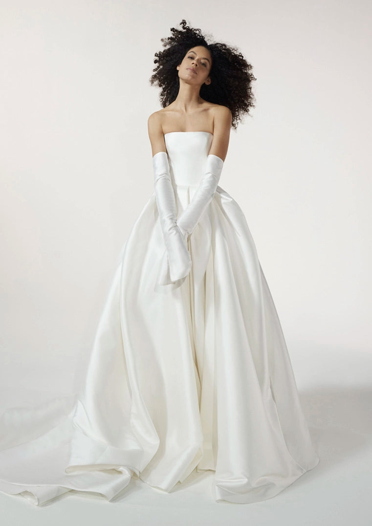 Vera Wang  Iconic Designer Gowns, Classic With A Fun Modern Edge