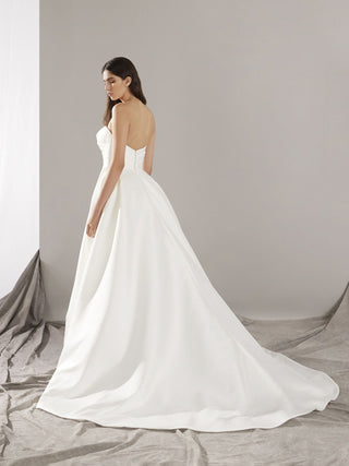 Onary Gown-Wedding Gowns-Pronovias-Rituals of Love-Vancouver Canada