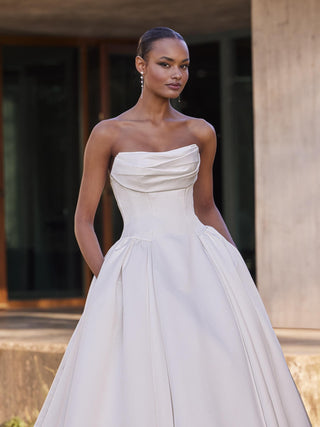 Cillian Gown-Wedding Gowns-Pronovias-Rituals of Love-Vancouver Canada