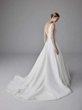 Gallia Gown-Wedding Gowns-Pronovias-Rituals of Love-Vancouver Canada