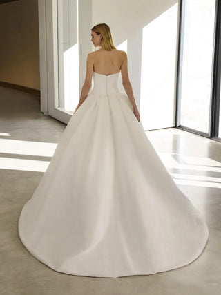 Valley Gown-Wedding Gowns-Pronovias-Rituals of Love-Vancouver Canada
