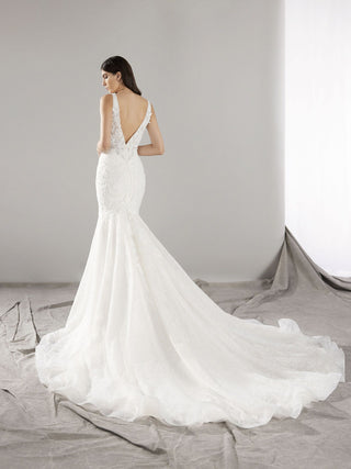 Jesy Gown-Wedding Gowns-Pronovias-Rituals of Love-Vancouver Canada