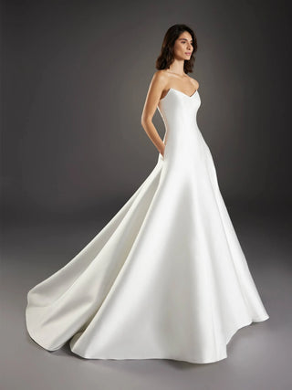 Sagrada Gown-Wedding Gowns-Pronovias Atelier-Rituals of Love-Vancouver Canada