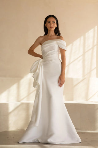 Simone Gown-Sample Wedding Gowns-Newhite-10 US-Rituals of Love-Vancouver Canada