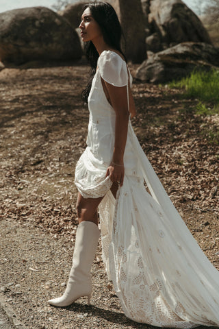 Stevie Gown-Wedding Gowns-Daughters of Simone-Rituals of Love-Vancouver Canada