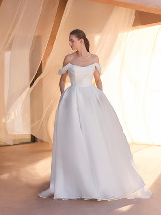 Zelias Gown-Wedding Gowns-Pronovias-Rituals of Love-Vancouver Canada
