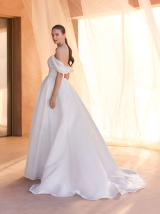 Zelias Gown-Wedding Gowns-Pronovias-Rituals of Love-Vancouver Canada