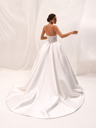 Nager Gown-Wedding Gowns-Pronovias-Rituals of Love-Vancouver Canada